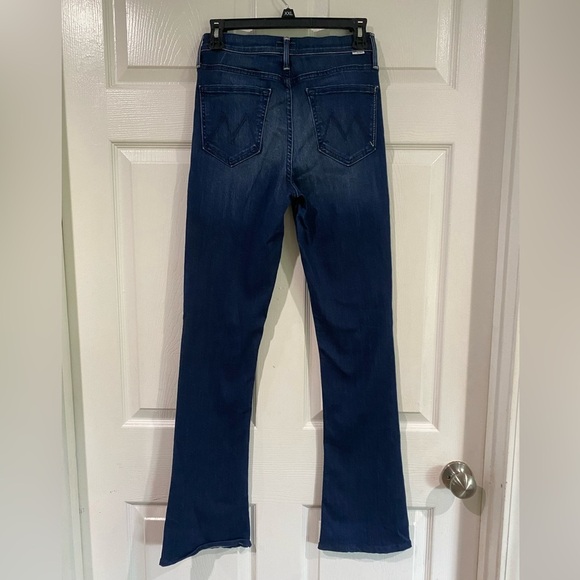 Mother The High Waisted Runaway Jeans In Tongue And Chic Dark Wash Size 26 Flare - Picture 7 of 13
